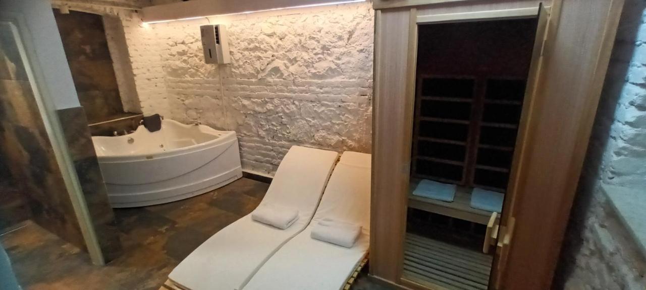 Old Cafe Spa Apartment Belgrad Exteriör bild