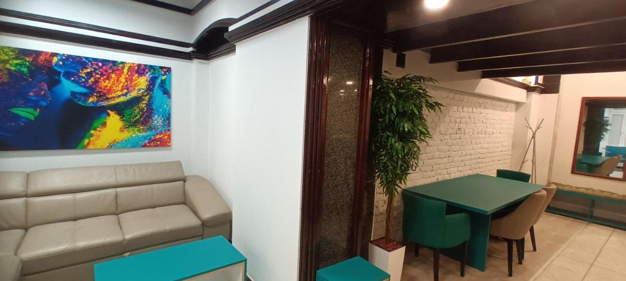 Old Cafe Spa Apartment Belgrad Exteriör bild